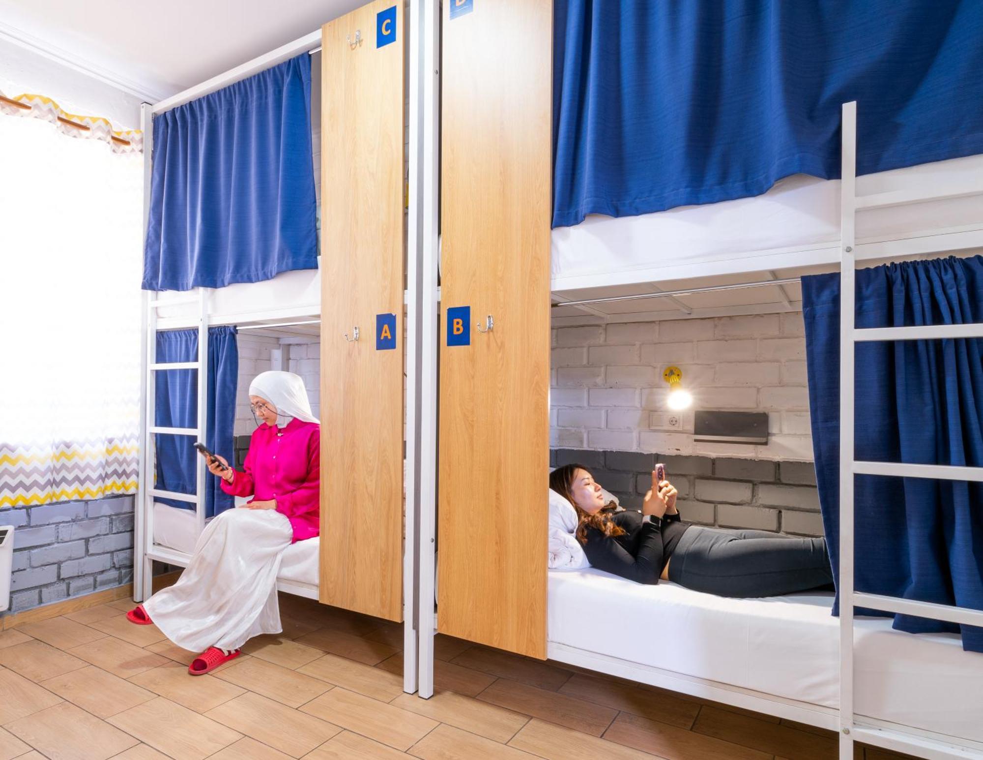 ololoFreelander work&travel Hostel Bisjkek Buitenkant foto